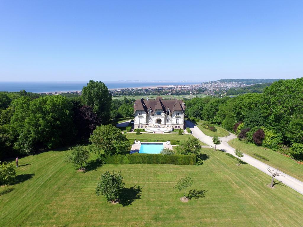 Manoir De Benerville Bed & Breakfast Deauville Exterior photo