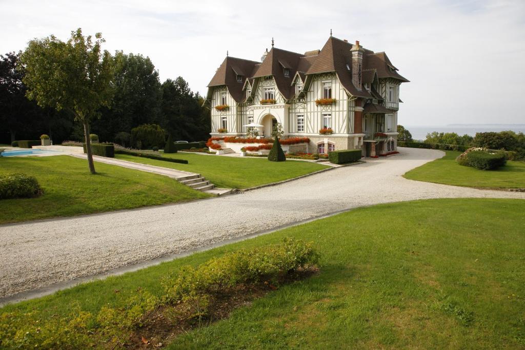 Manoir De Benerville Bed & Breakfast Deauville Exterior photo