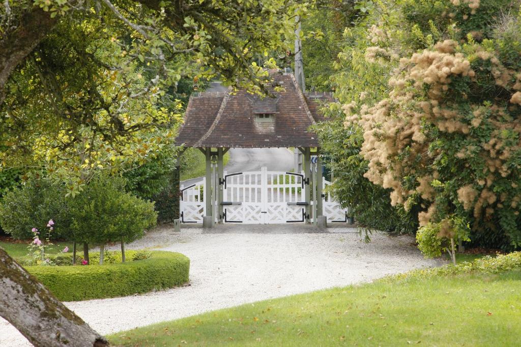 Manoir De Benerville Bed & Breakfast Deauville Exterior photo