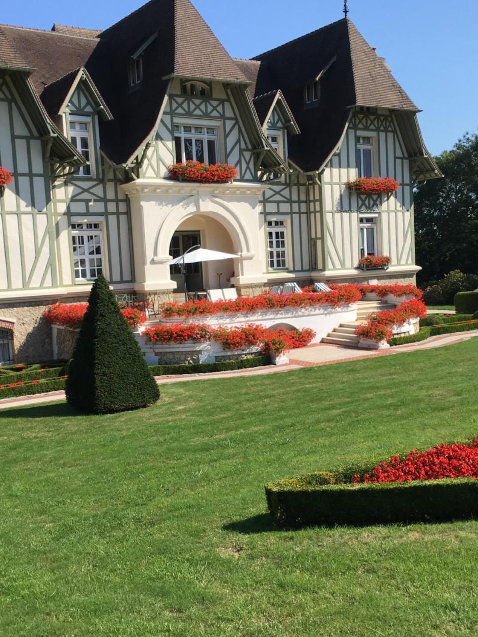Manoir De Benerville Bed & Breakfast Deauville Exterior photo